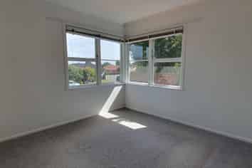 8A Fairleigh Ave, Mount Albert