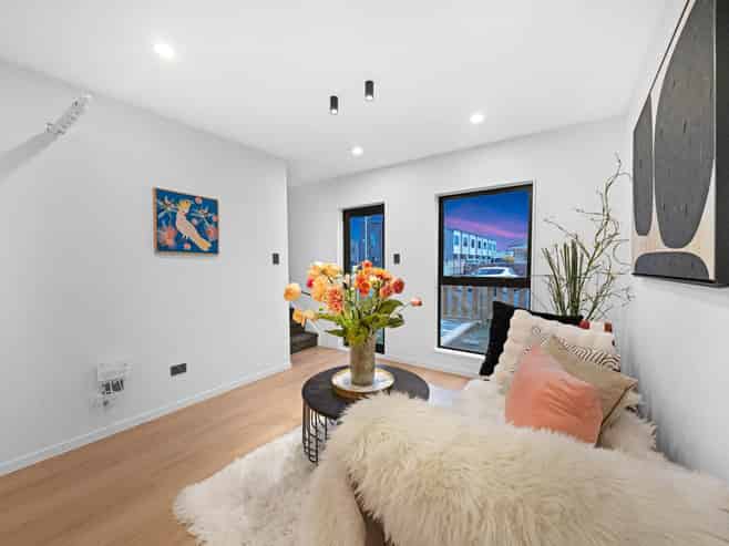 8E Von Sturmer Street, Mangere East