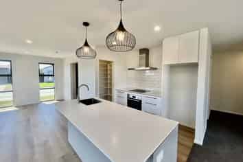 5 Isaacs Lane, Rolleston