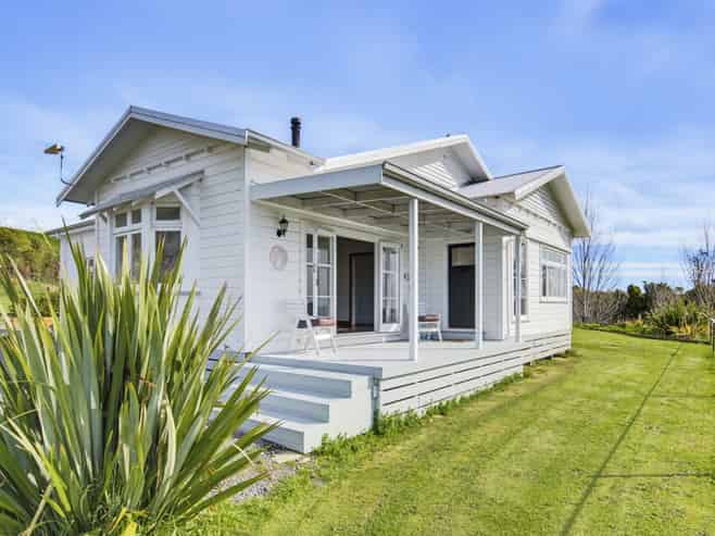 75 Heights Road, Shannon