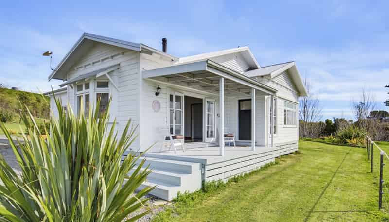 75 Heights Road, Shannon