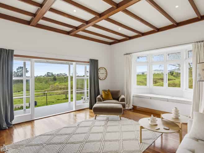 75 Heights Road, Shannon