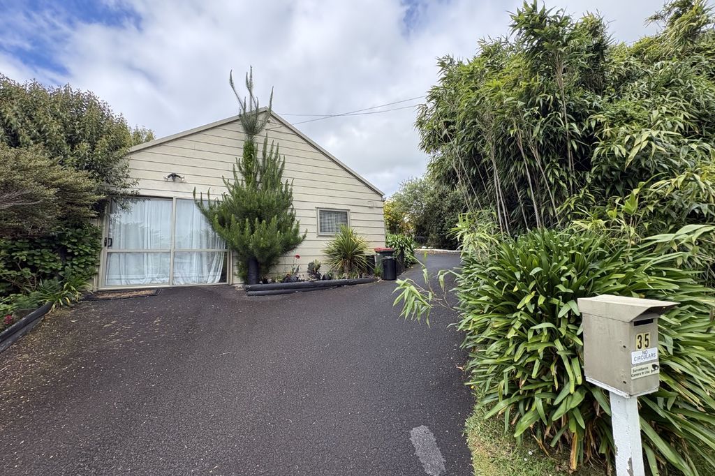 Tidy 1 Bedroom, 1 Bathroom Home Available 1