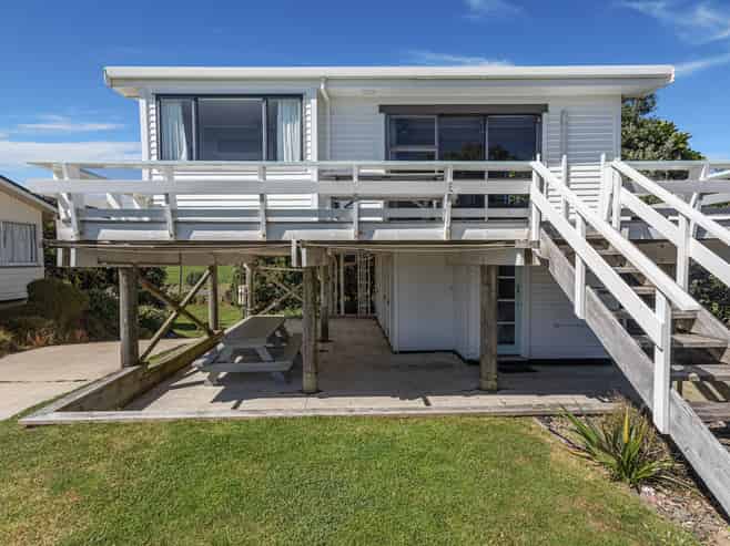 785 State Highway 35, Tirohanga