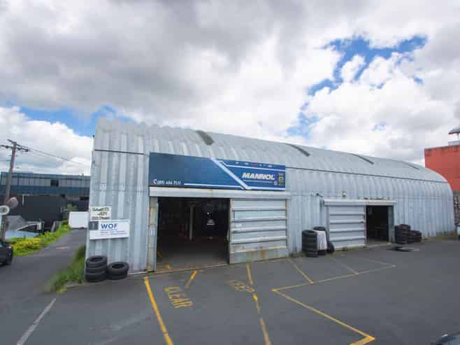 Rare Barrys Point Road Workshop 