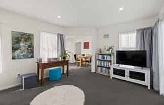 3/106 Olliviers Road, Linwood