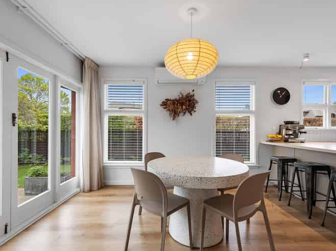 12 Brackendale Place, Burnside