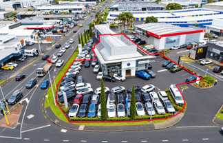 Pole position on Wairau Road