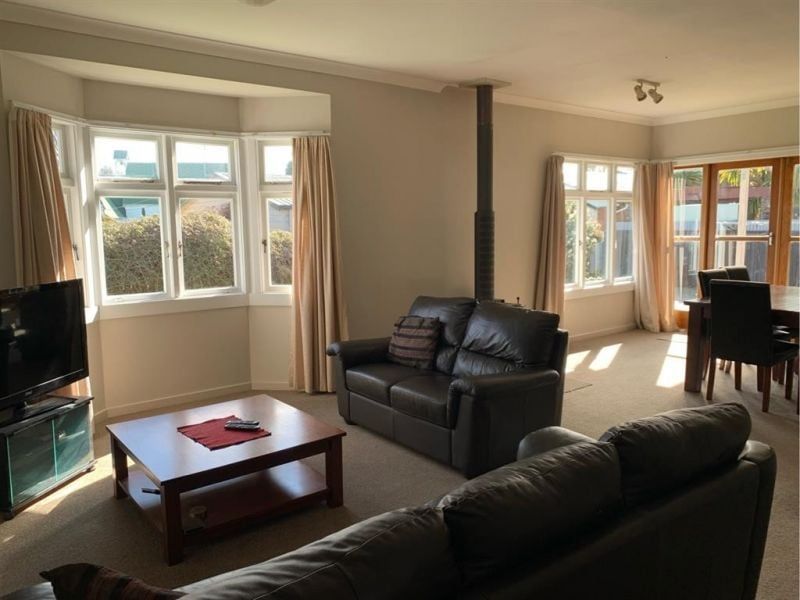 METHVEN- THREE BEDROOM, TWO BATHROOMS, LOGFIRE 5