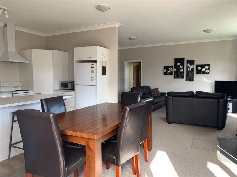 METHVEN- THREE BEDROOM, TWO BATHROOMS, LOGFIRE 4