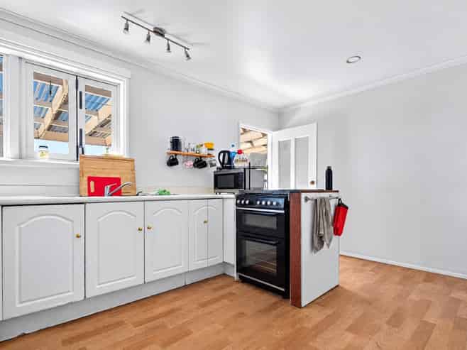 27a Kaka Street, Stoke