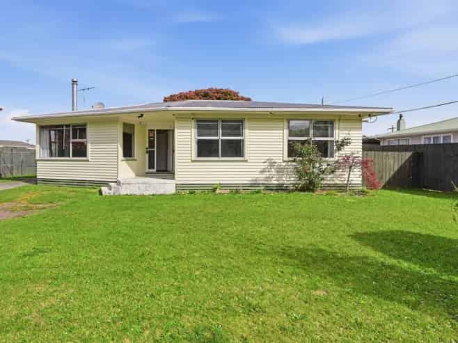 5 Nairn Road, Mangakakahi