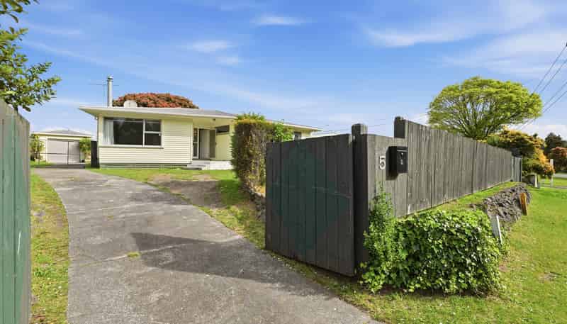 5 Nairn Road, Mangakakahi