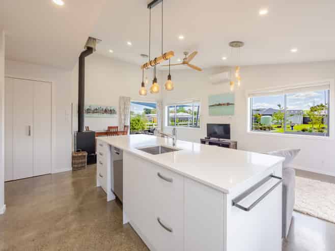 8 White Road, Otane