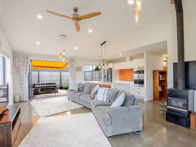 8 White Road, Otane