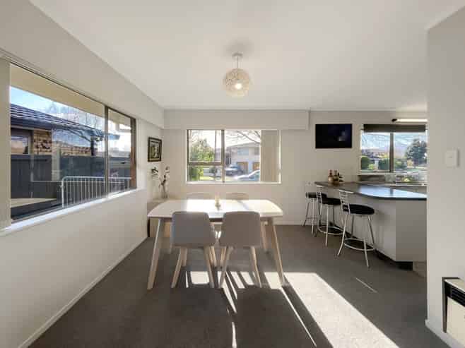 6 Caulfield Place, Awapuni