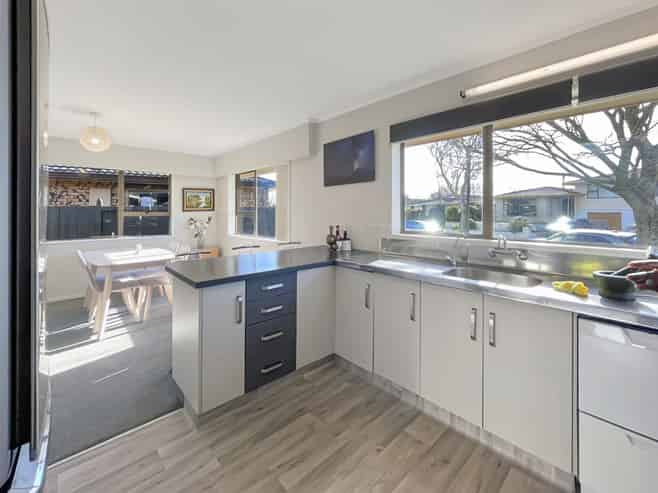 6 Caulfield Place, Awapuni