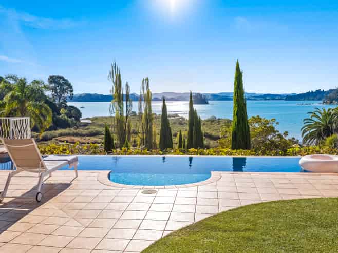 4 Charles Street, Mahurangi East