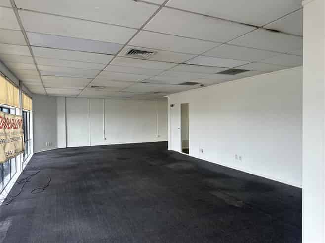 High-Profile Warehouse with Dual Access