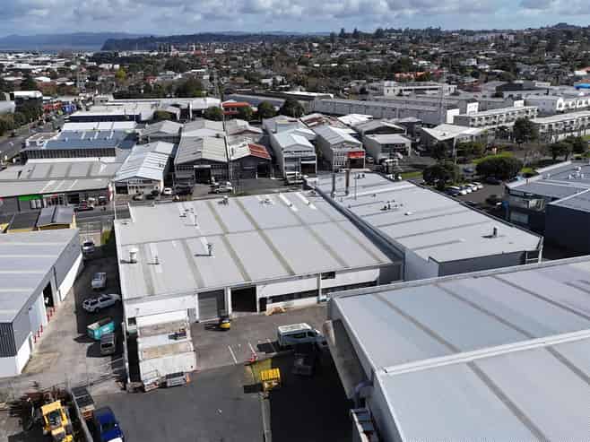 High-Profile Warehouse with Dual Access