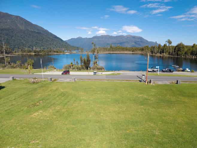 Lot 7 Cashmere Bay Road, Moana