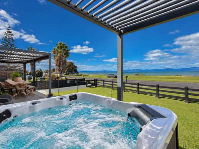 989 East Coast Road, Kaiaua