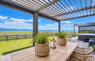 989 East Coast Road, Kaiaua