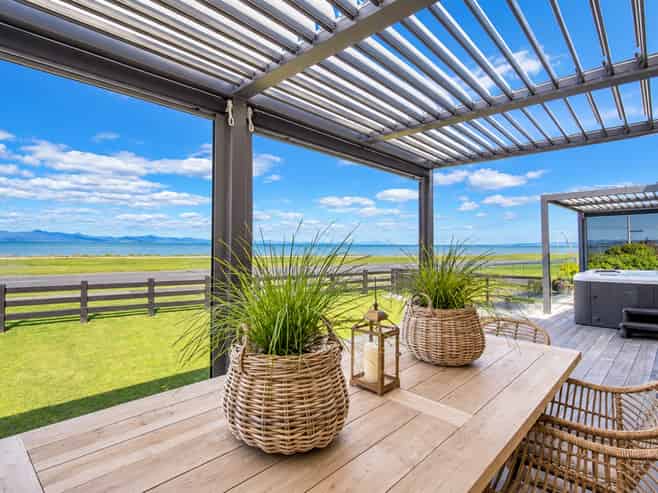 989 East Coast Road, Kaiaua