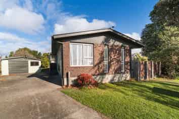 39  Robinson Crescent , Westbrook