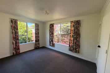 39  Robinson Crescent , Westbrook