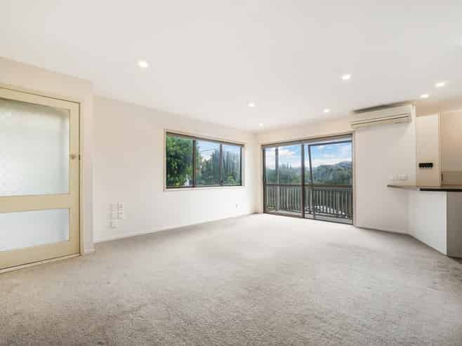 1/135 Edmonton Road, Henderson
