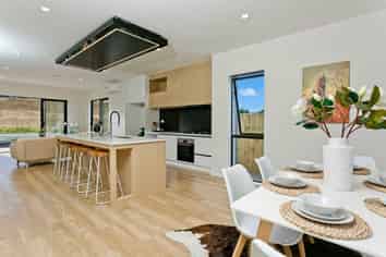 18 Surf View Crescent, Red Beach