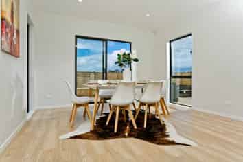 18 Surf View Crescent, Red Beach