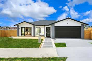 18 Surf View Crescent, Red Beach