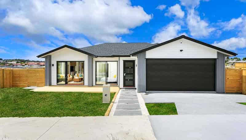 18 Surf View Crescent, Red Beach