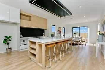 18 Surf View Crescent, Red Beach