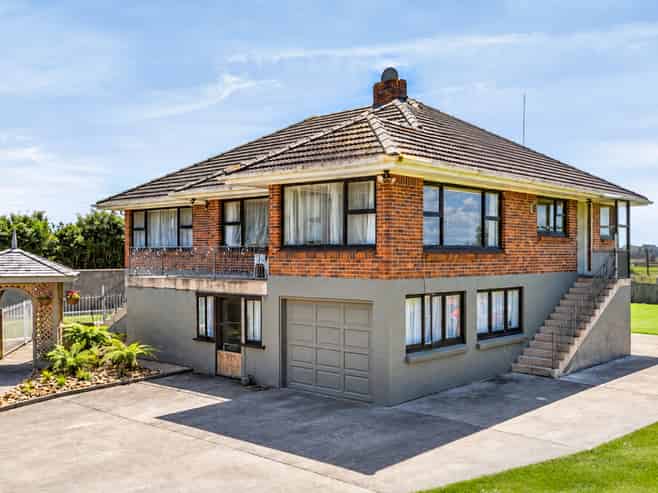 424 Glenbrook Beach Road, Glenbrook