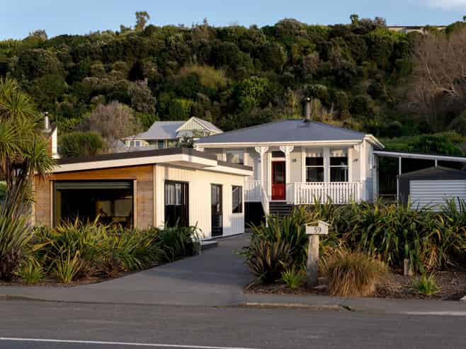 59 and 59a Moana Road, Okitu
