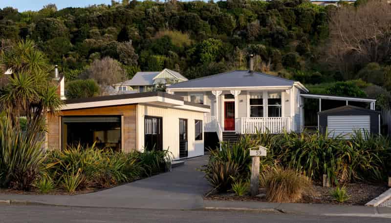 59 and 59a Moana Road, Okitu