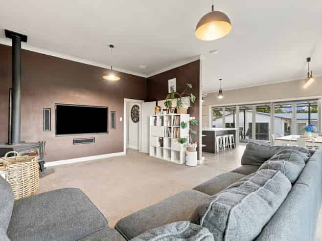 250 London Street, Tawhero