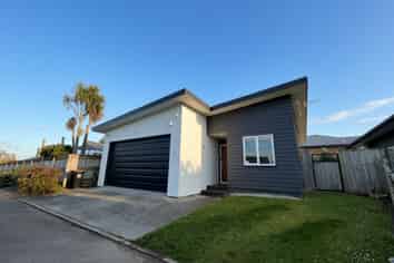  Galea Grove , Kelvin Grove