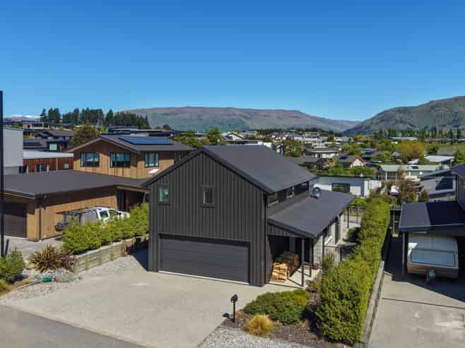 11 Tuke Lane, Wanaka