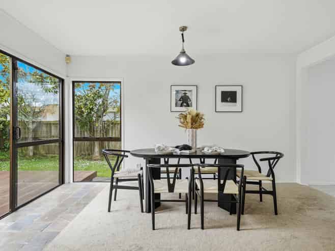 1/15 Fairfax Avenue, Northcote