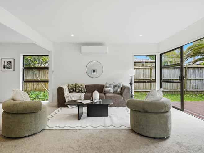 1/15 Fairfax Avenue, Northcote