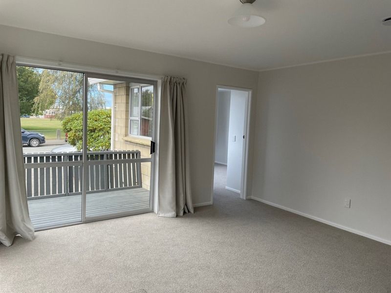 Convenient Living, Close to Town 3