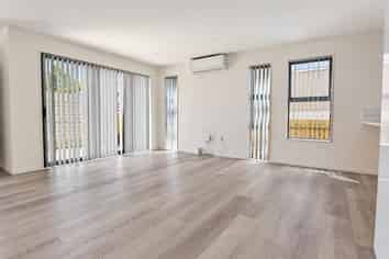  62B Royal Road, Massey