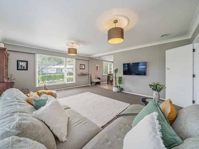 41 James Grove, Stokes Valley