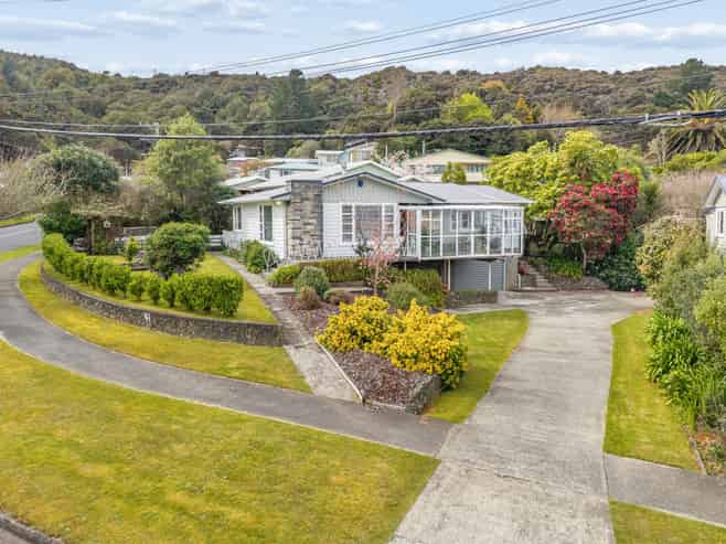 41 James Grove, Stokes Valley