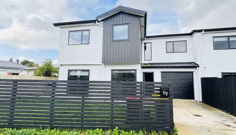 1/2 Smiths Avenue, Papakura