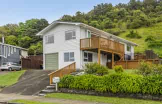 72 Fyvie Avenue, Tawa